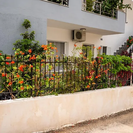 Apartment Kris Vacations In Sarande