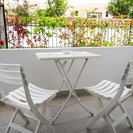 Kris Vacations In Apartment Sarande